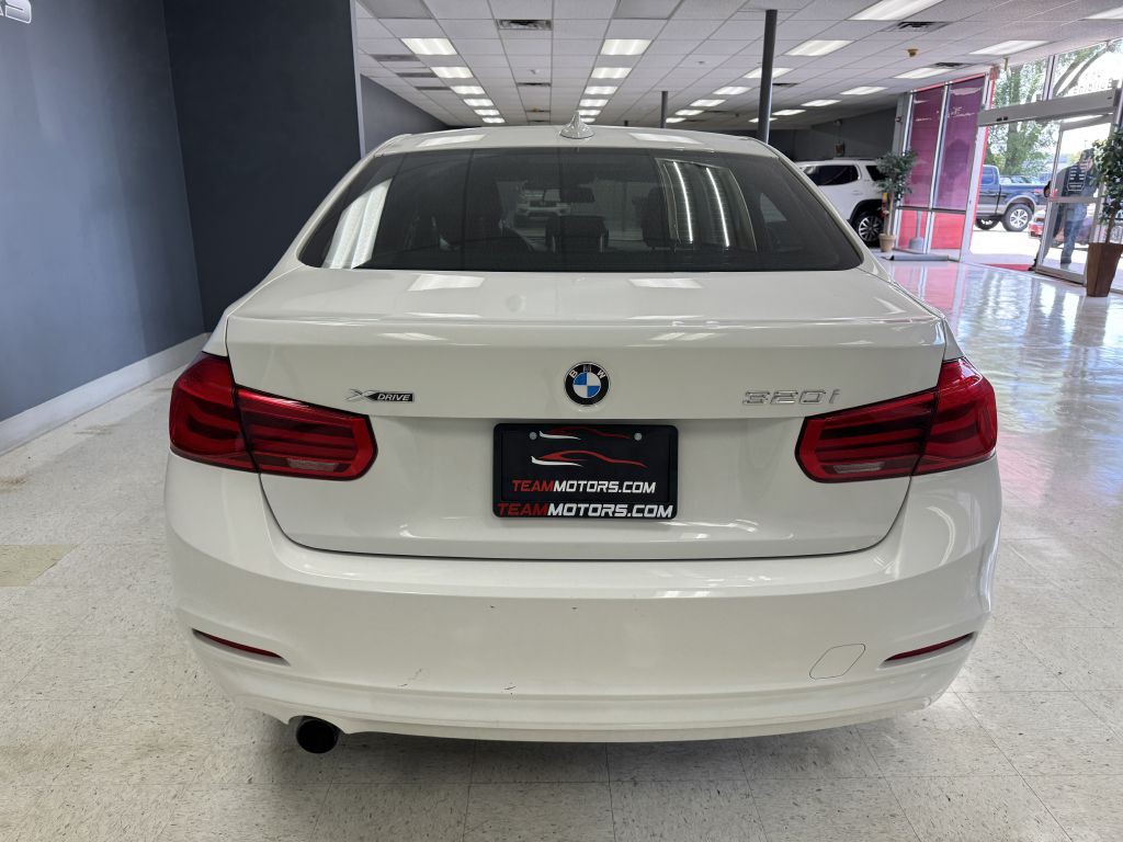 2016 BMW 3 Series Image 8