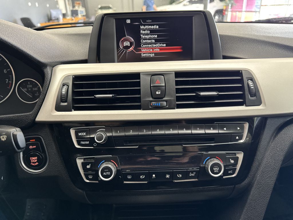 2016 BMW 3 Series Image 24