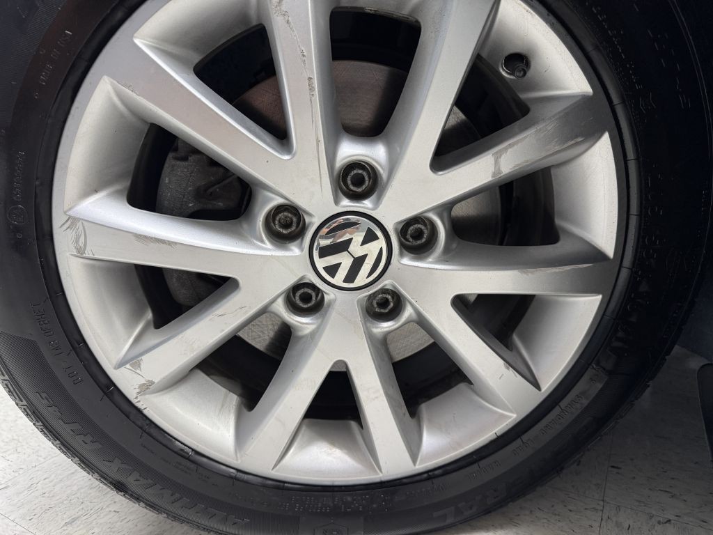 2014 Volkswagen Jetta Image 24