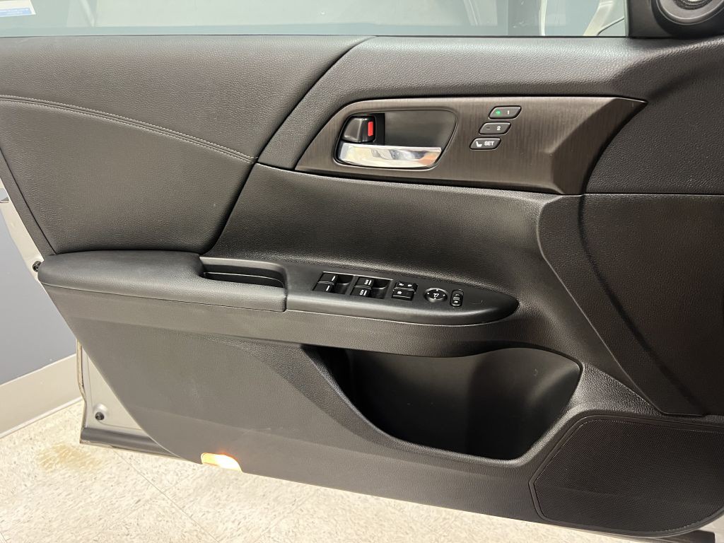 2014 Honda Accord Image 29