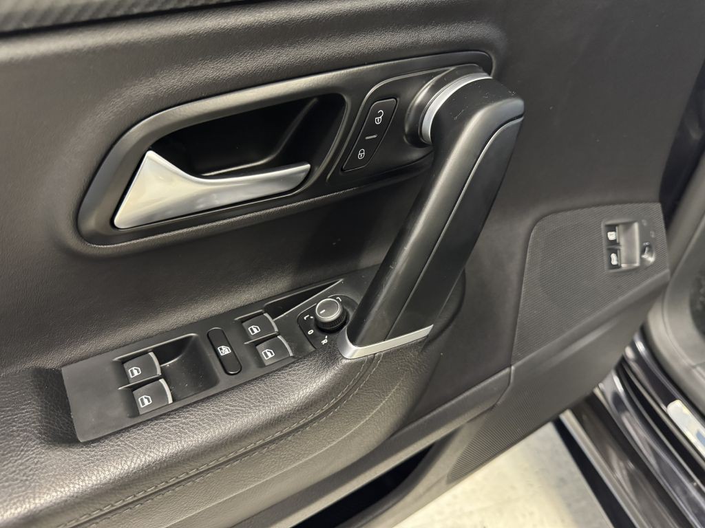 2017 Volkswagen CC Image 20