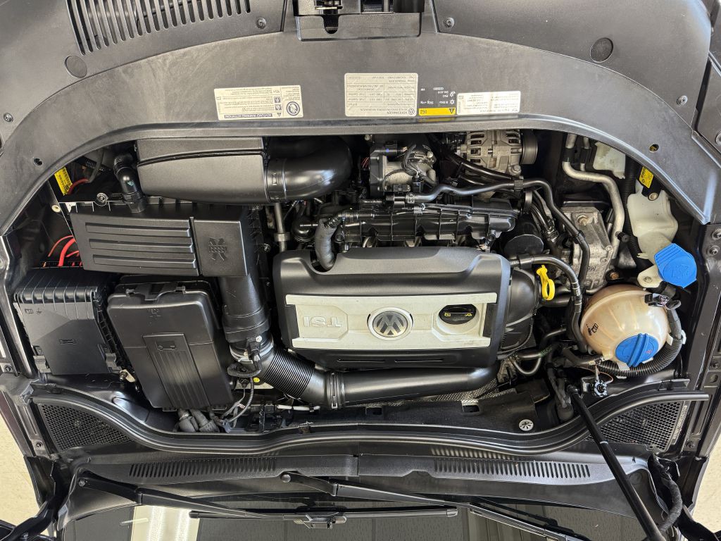 2017 Volkswagen CC Image 25