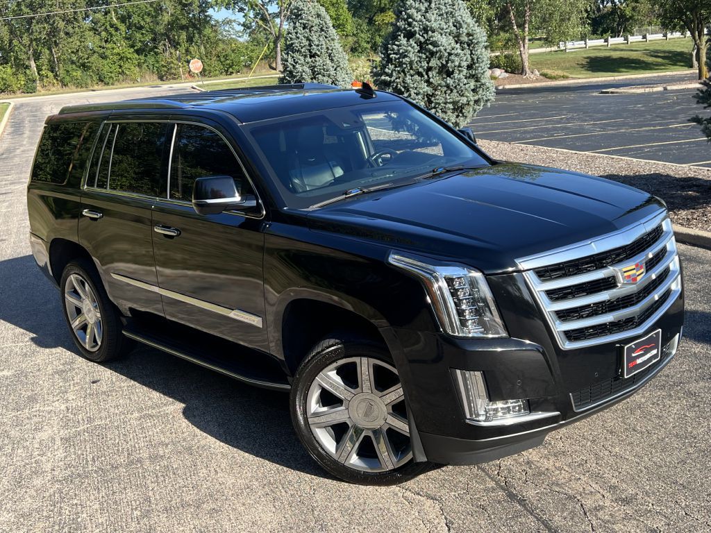 2016 Cadillac Escalade Image 2
