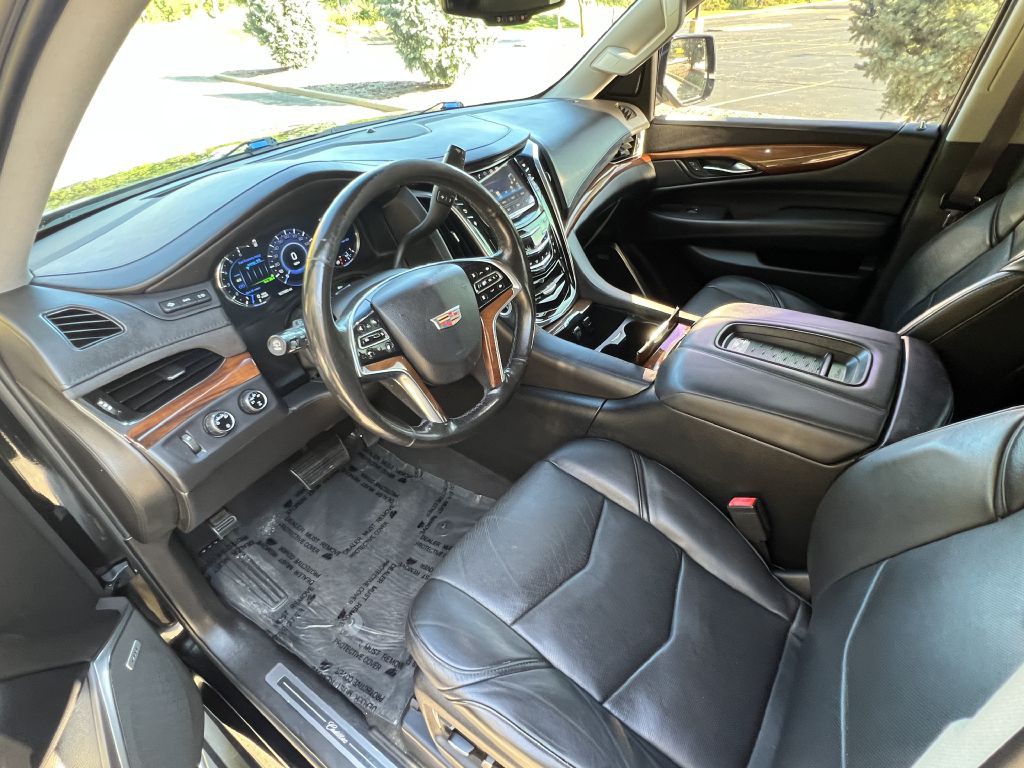 2016 Cadillac Escalade Image 17