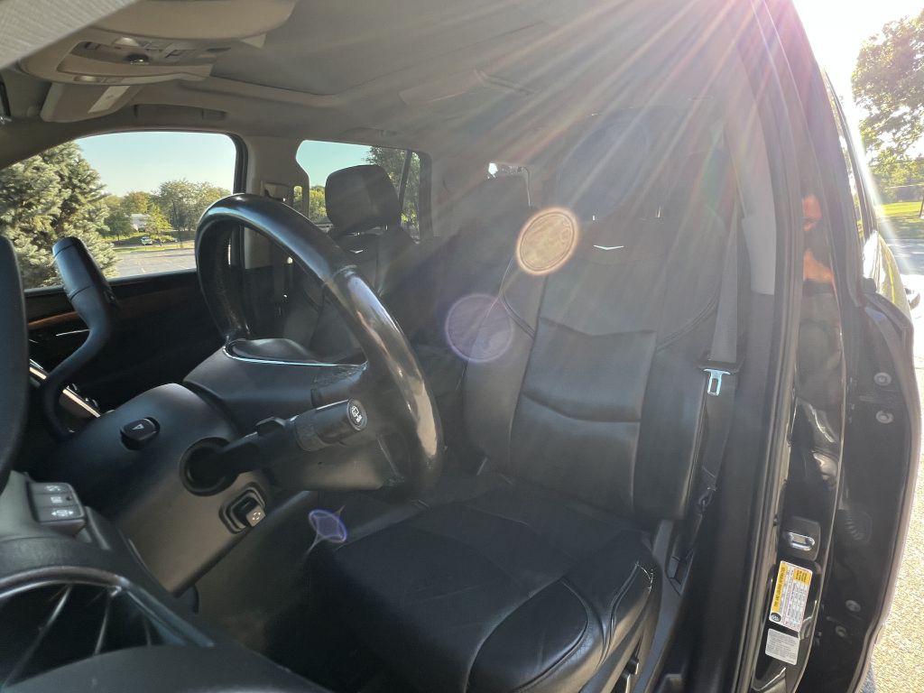 2016 Cadillac Escalade Image 19