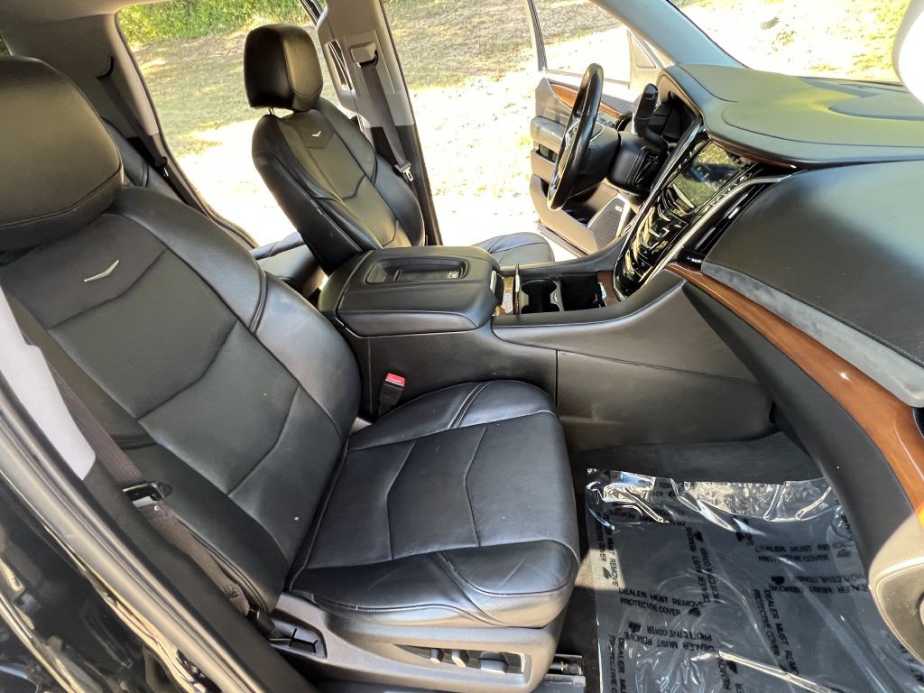2016 Cadillac Escalade Image 22