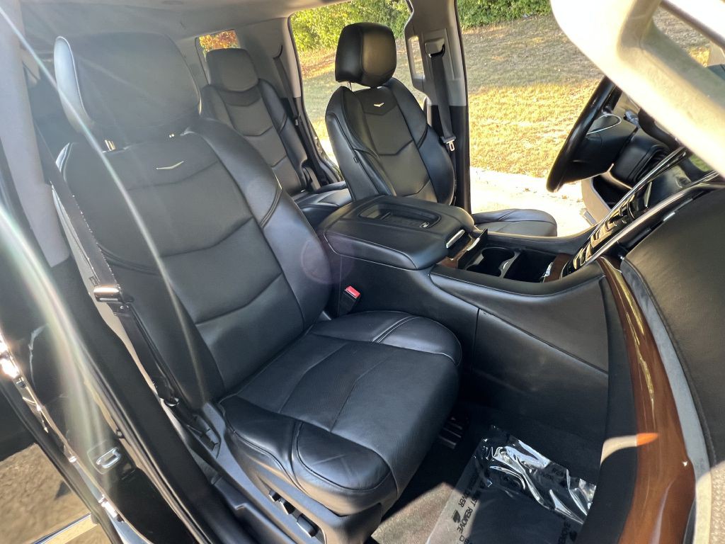 2016 Cadillac Escalade Image 23