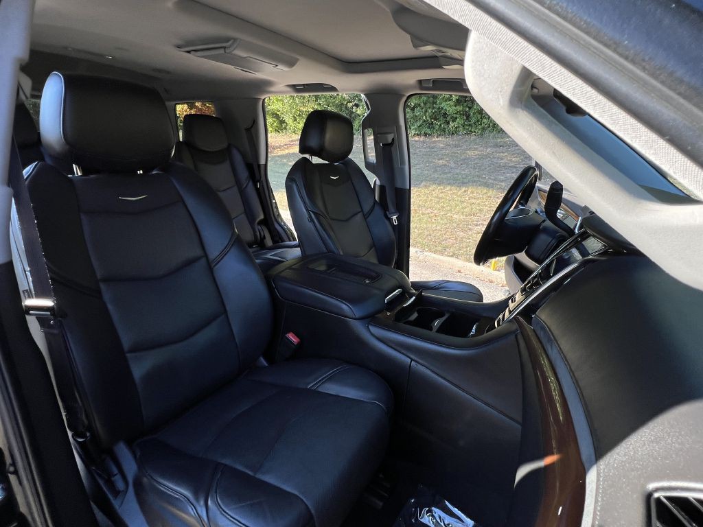 2016 Cadillac Escalade Image 24