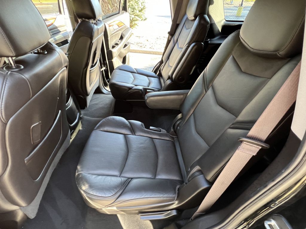 2016 Cadillac Escalade Image 26