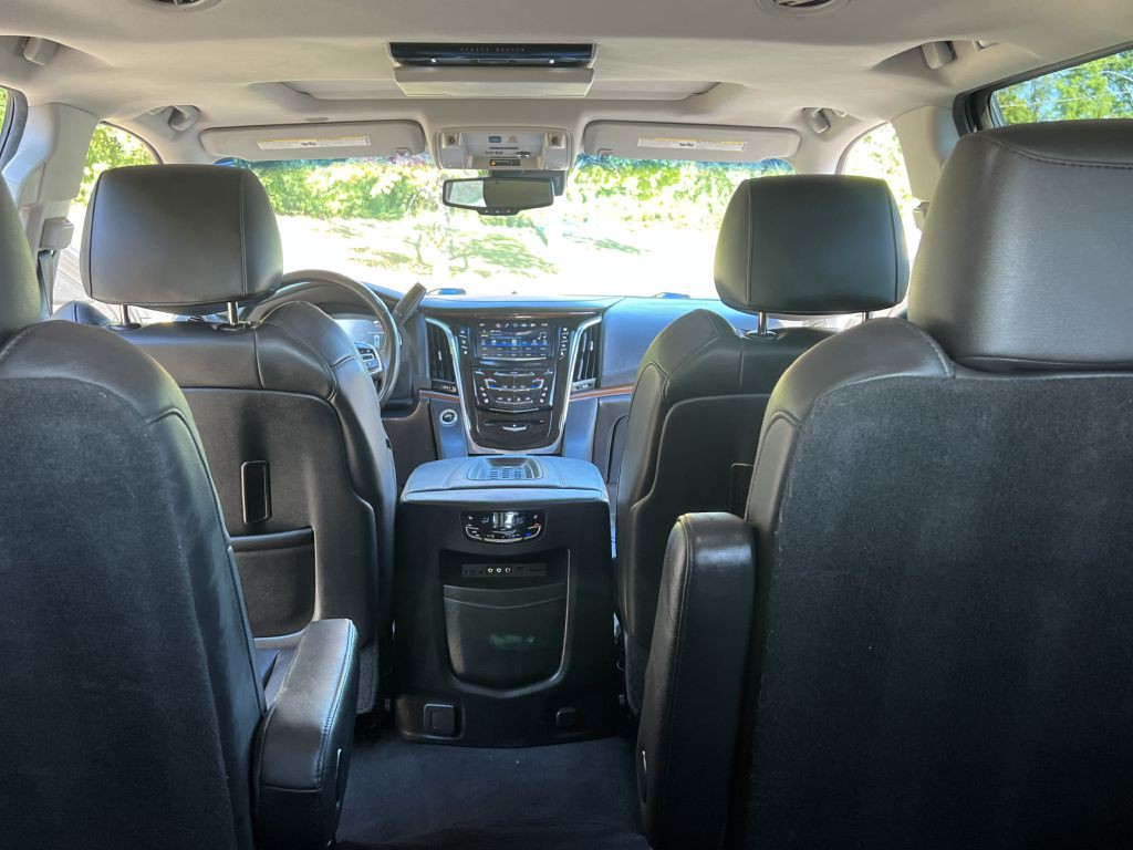 2016 Cadillac Escalade Image 31