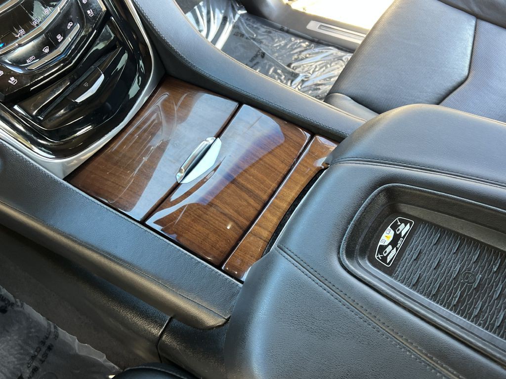 2016 Cadillac Escalade Image 32