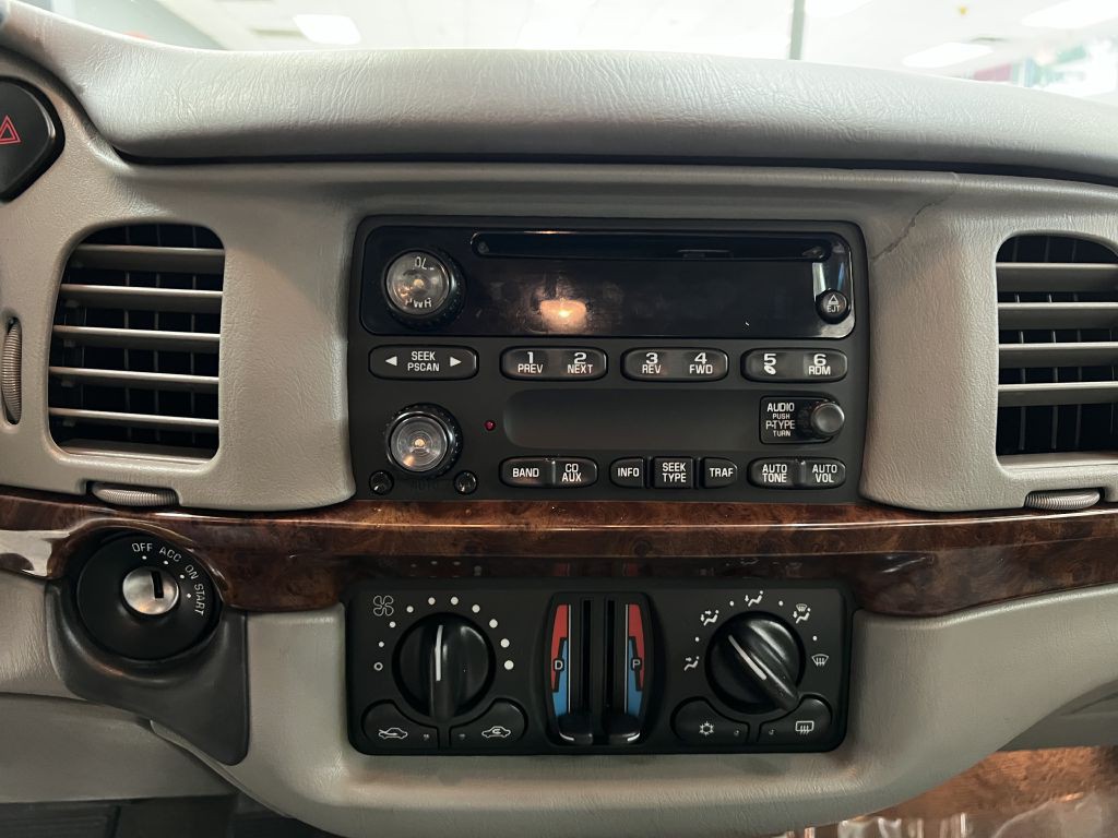 2005 Chevrolet Impala Image 32