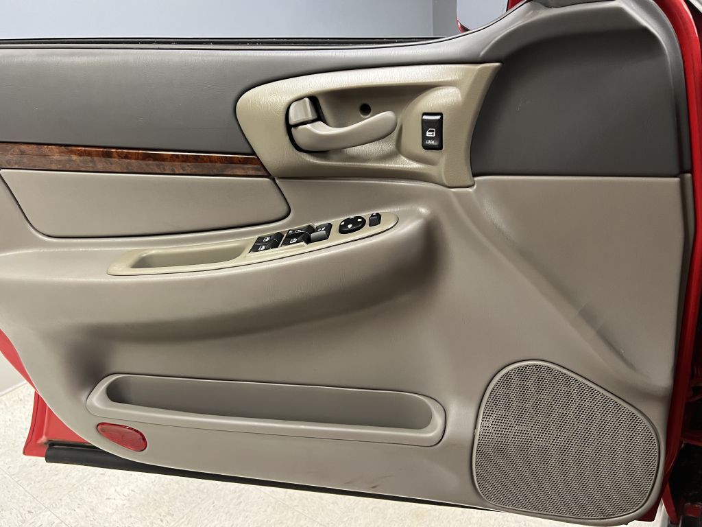 2005 Chevrolet Impala Image 35