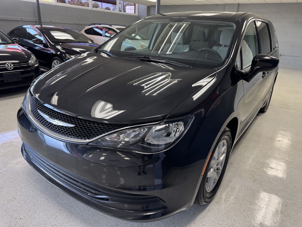 2017 Chrysler Pacifica Image 4