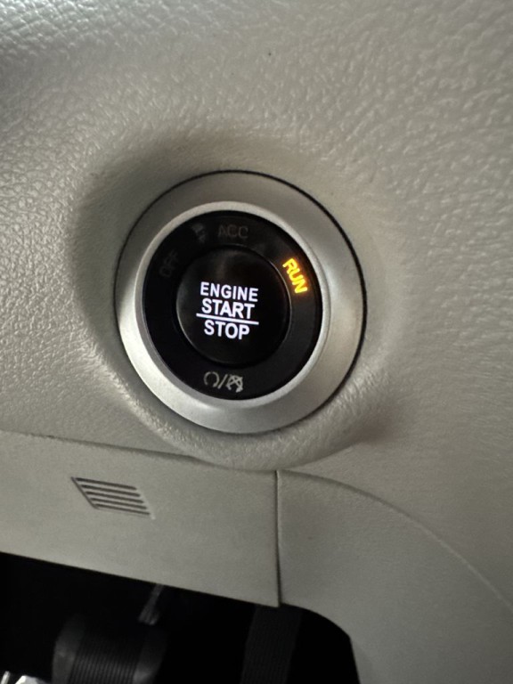 2017 Chrysler Pacifica Image 25