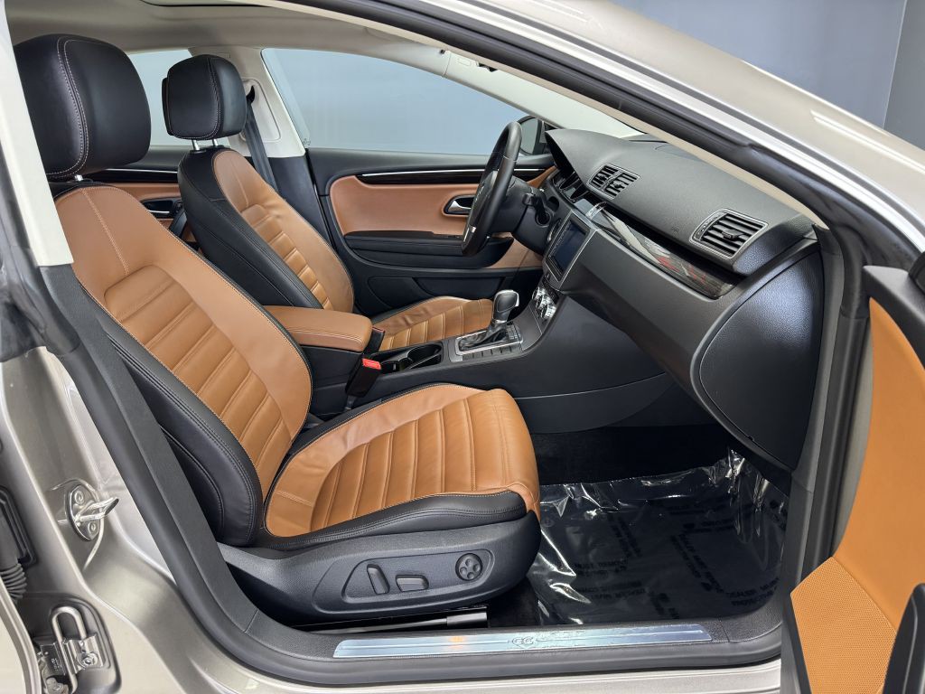 2014 Volkswagen CC Image 16