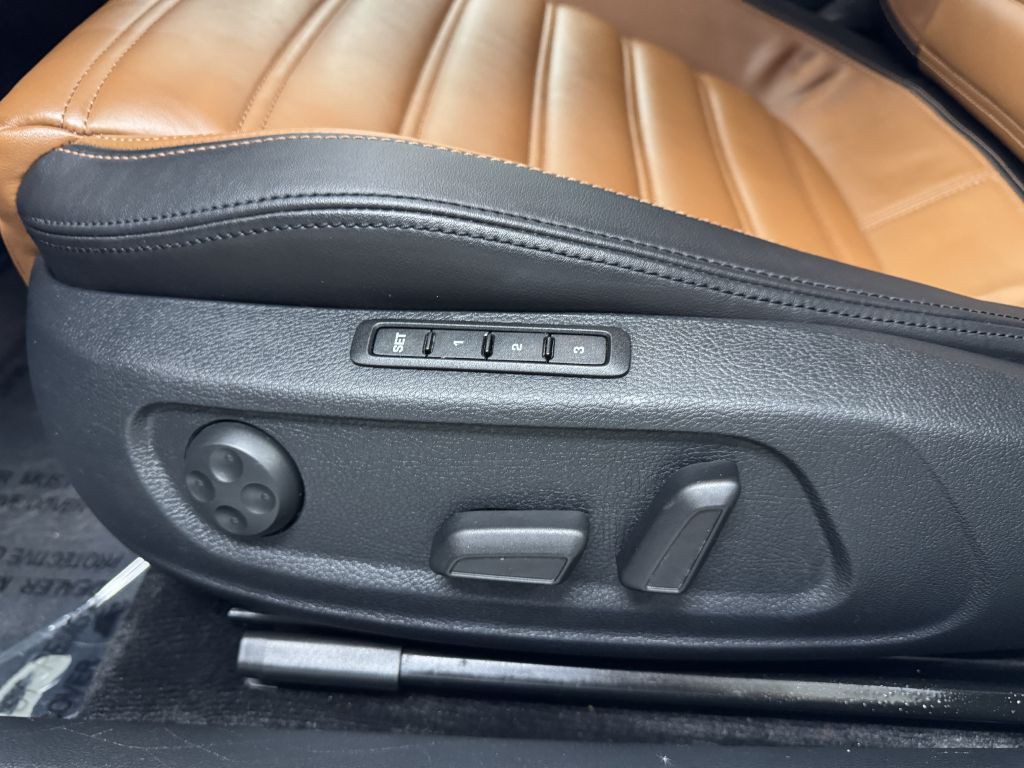 2014 Volkswagen CC Image 24
