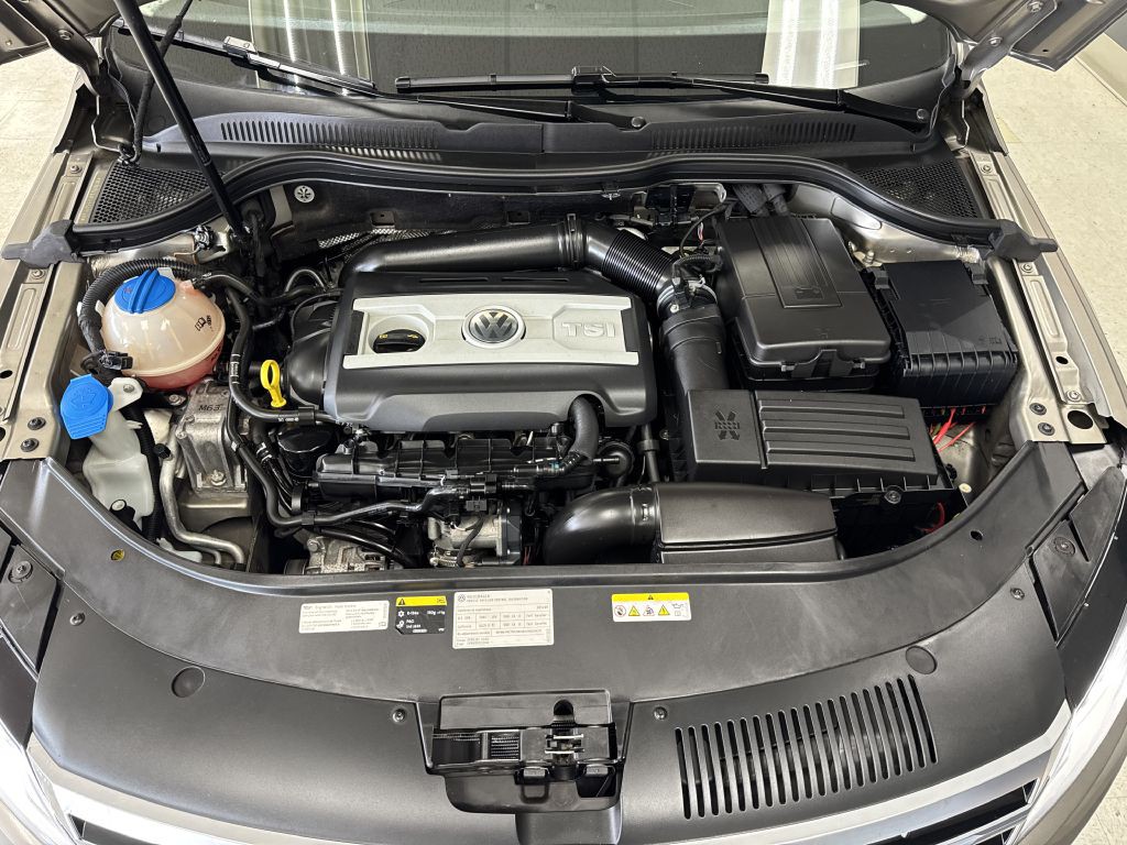 2014 Volkswagen CC Image 30
