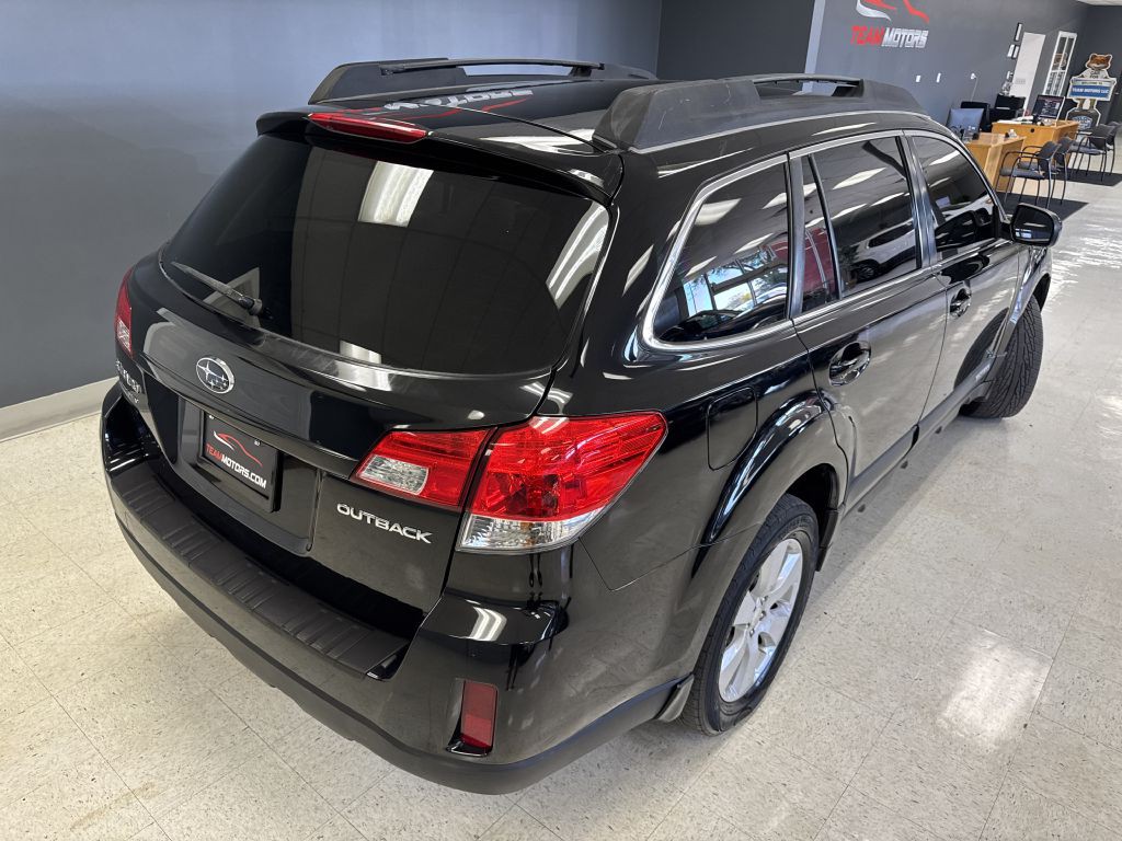 2011 Subaru Outback Image 6