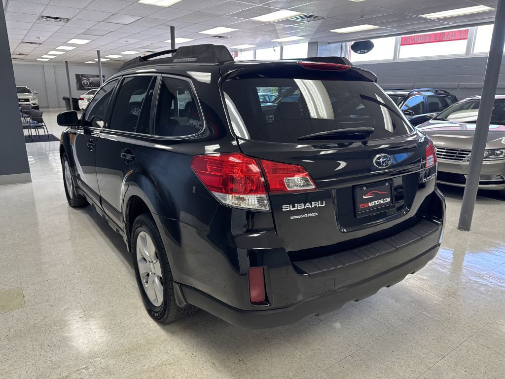 2011 Subaru Outback Image 9