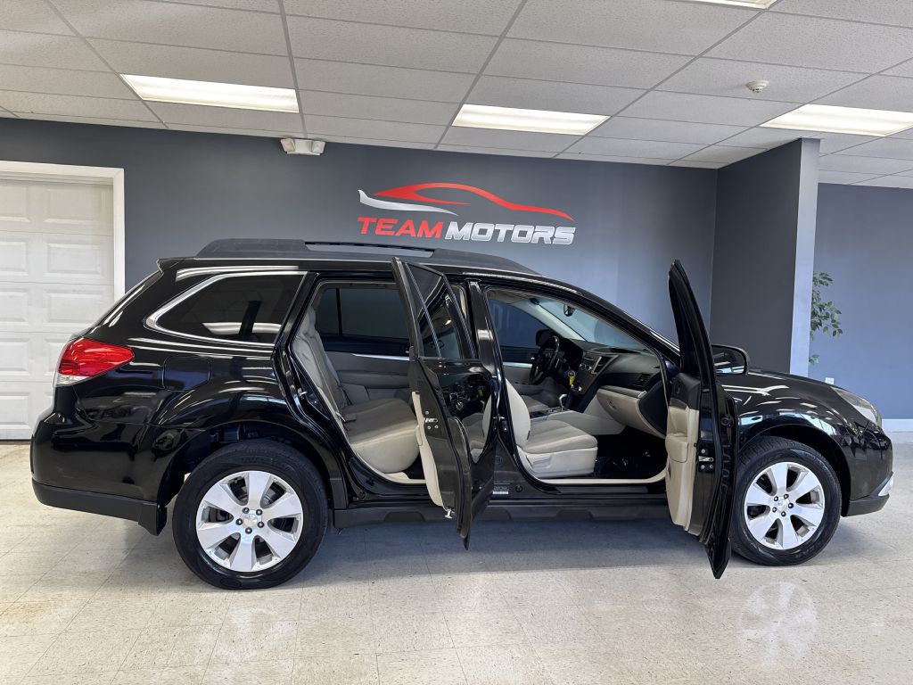 2011 Subaru Outback Image 11