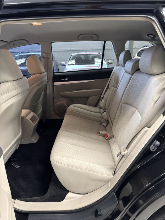 2011 Subaru Outback Image 15