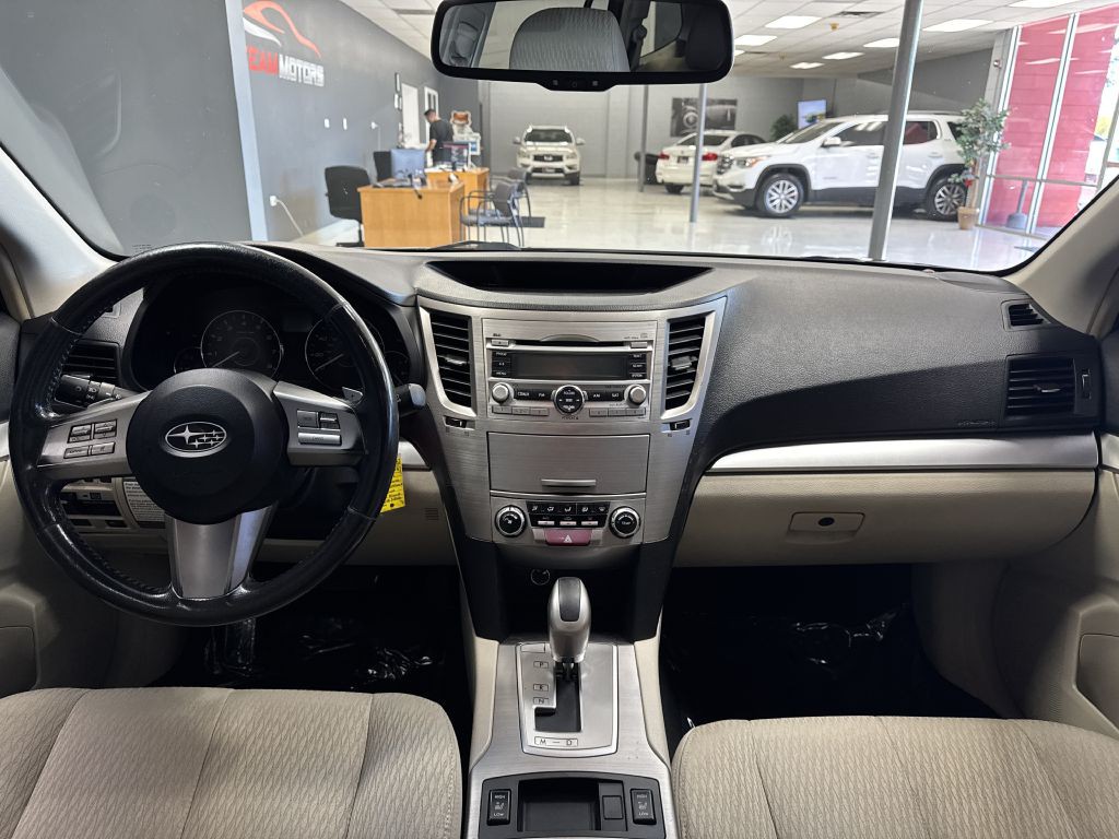 2011 Subaru Outback Image 18