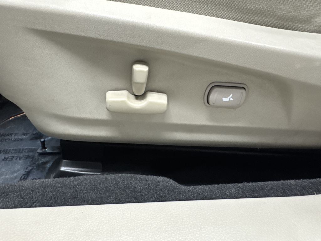 2011 Subaru Outback Image 23