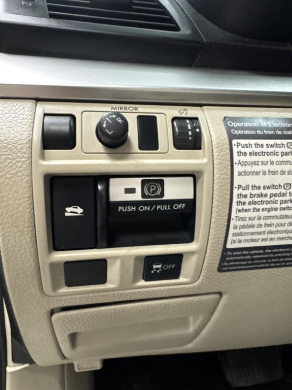 2011 Subaru Outback Image 24