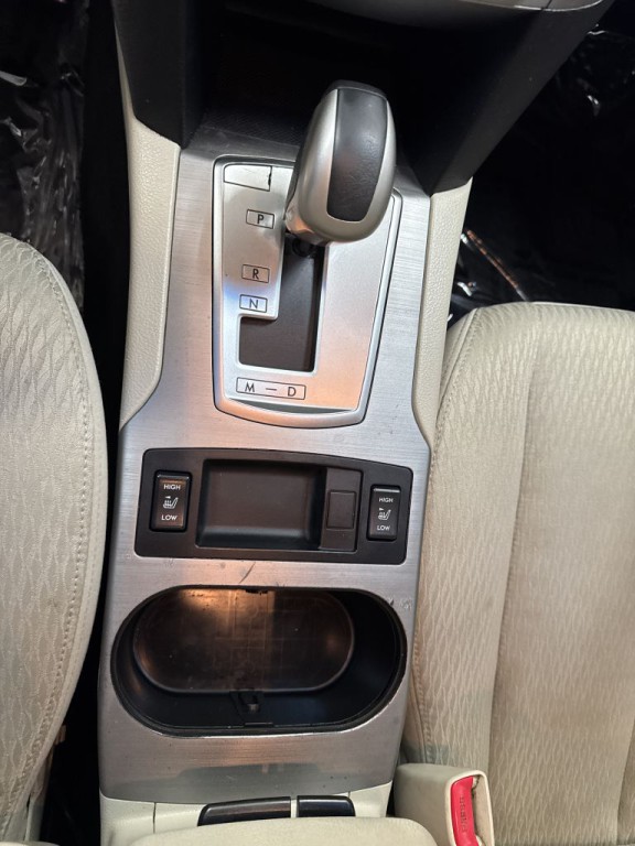 2011 Subaru Outback Image 25