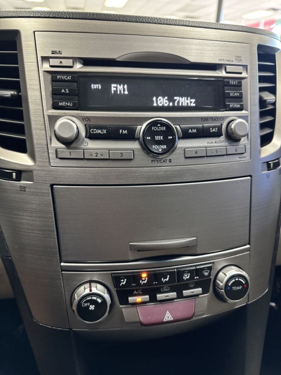 2011 Subaru Outback Image 26