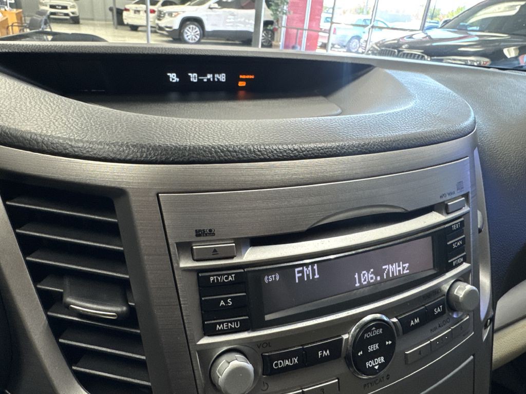 2011 Subaru Outback Image 27