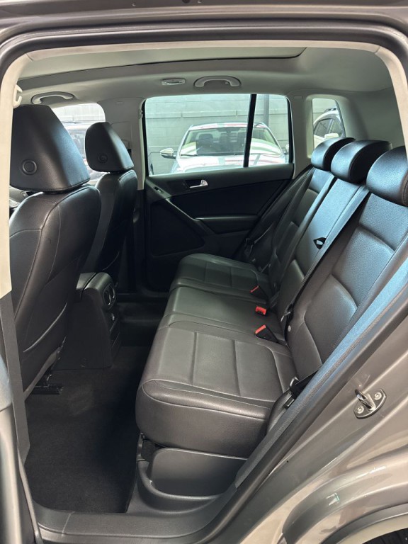 2011 Volkswagen Tiguan Image 14