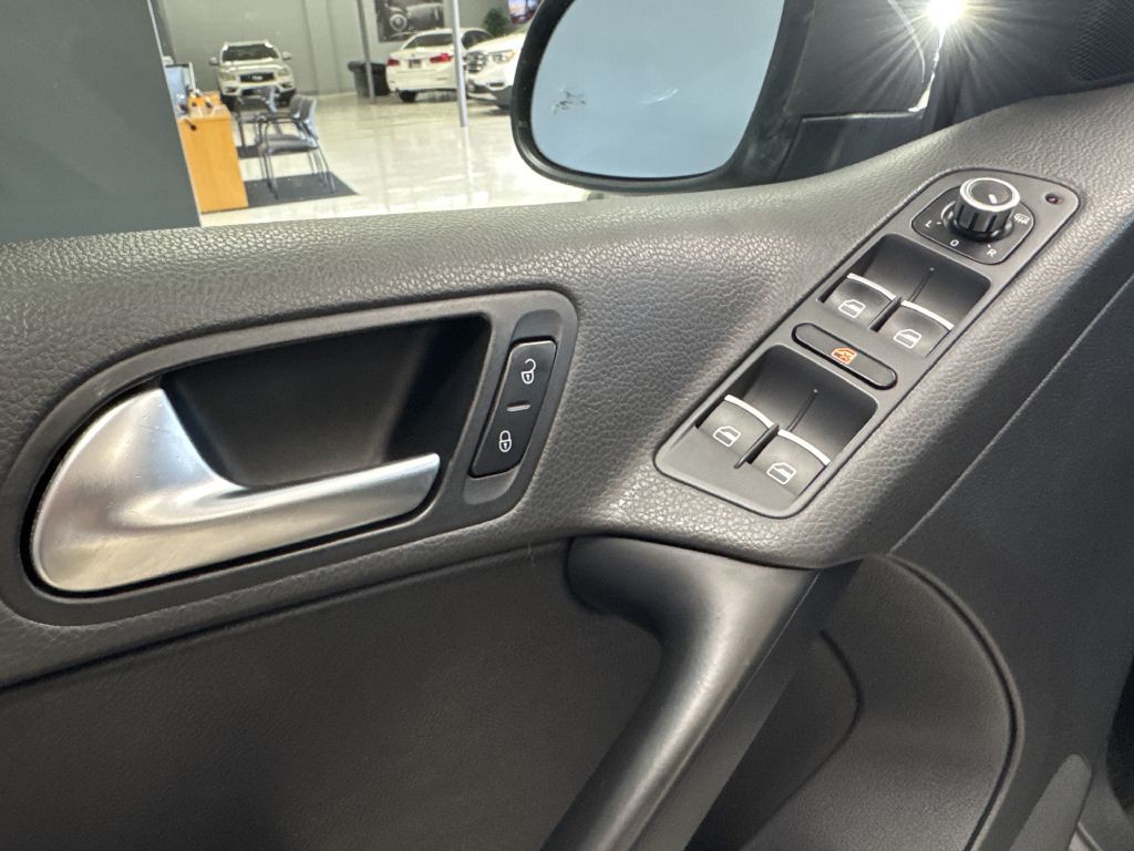 2011 Volkswagen Tiguan Image 21