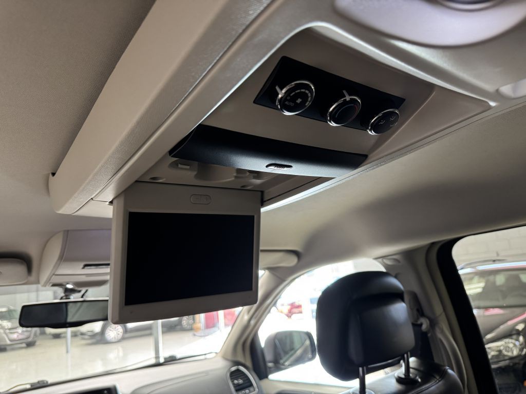 2015 Chrysler Town & Country Image 26