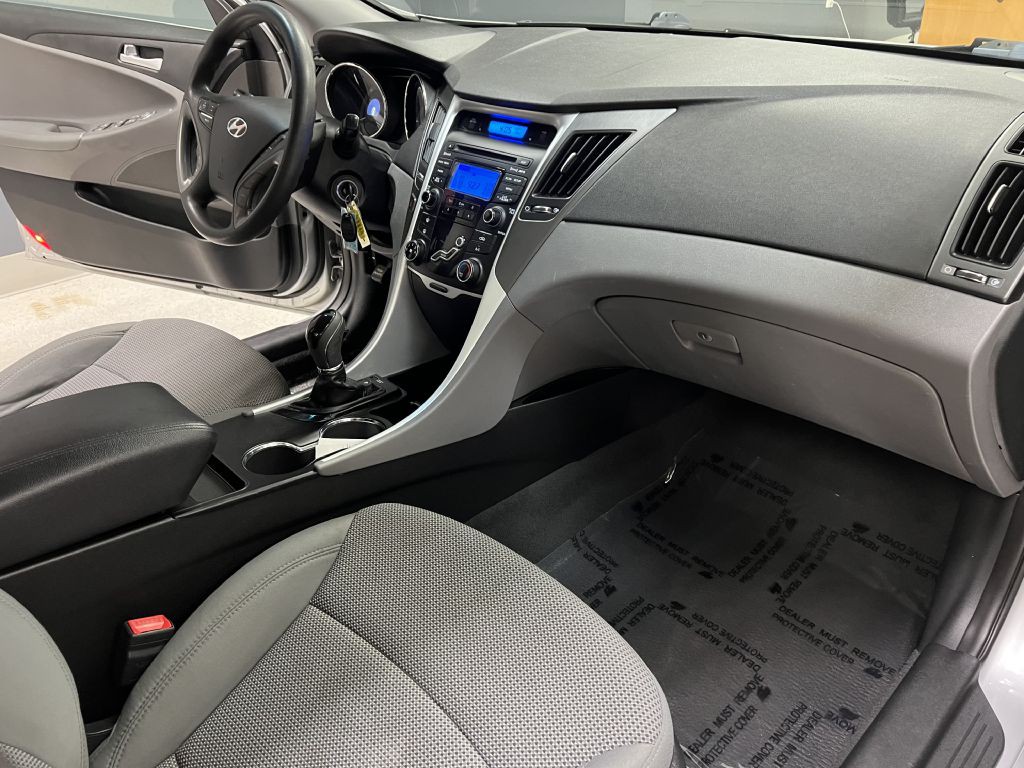 2013 Hyundai Sonata Image 18