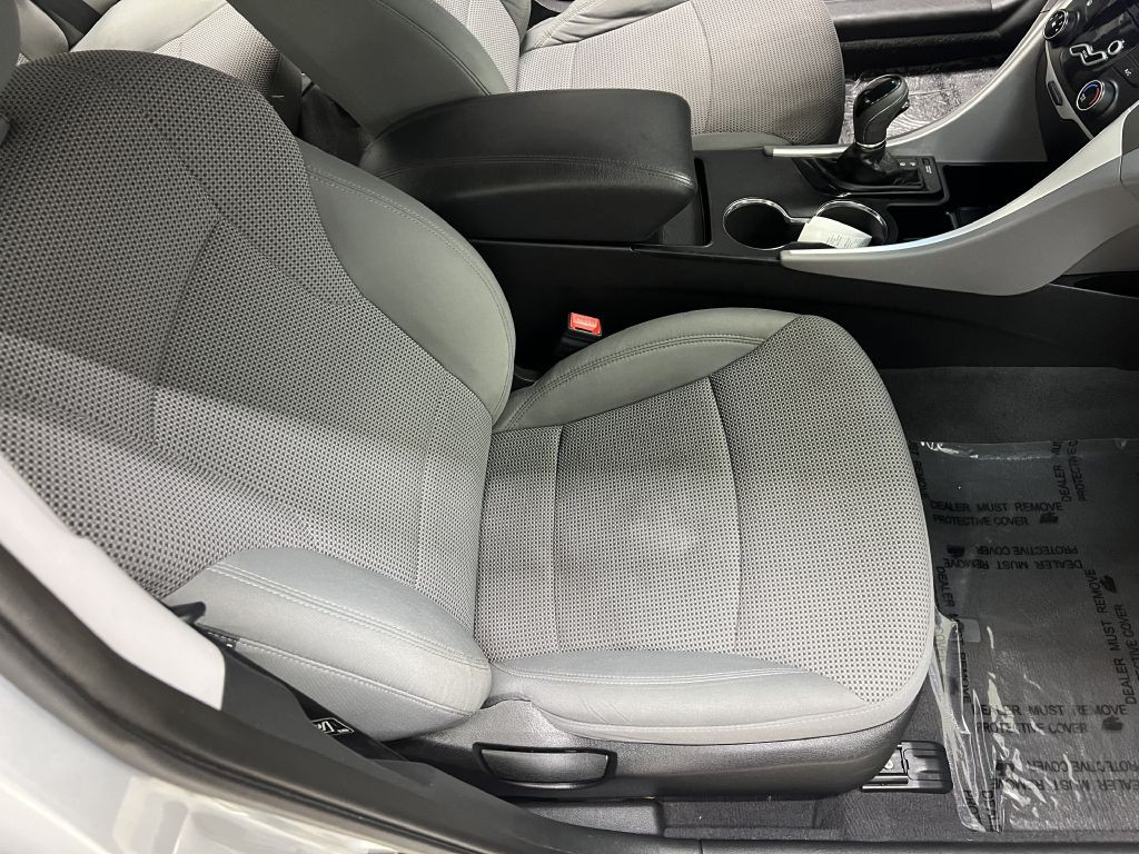 2013 Hyundai Sonata Image 19