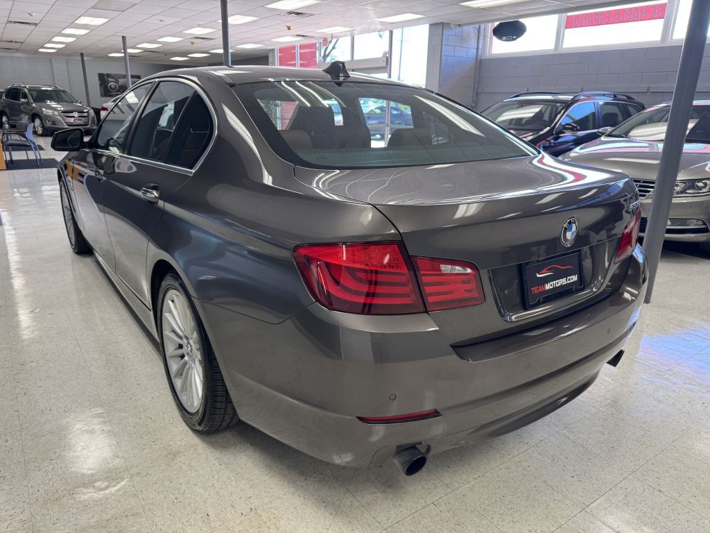 2011 BMW 5 Series Image 6