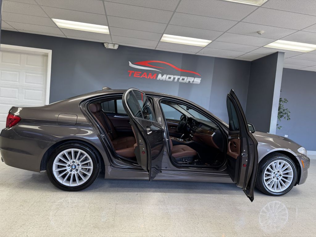 2011 BMW 5 Series Image 7