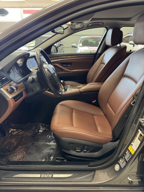 2011 BMW 5 Series Image 14