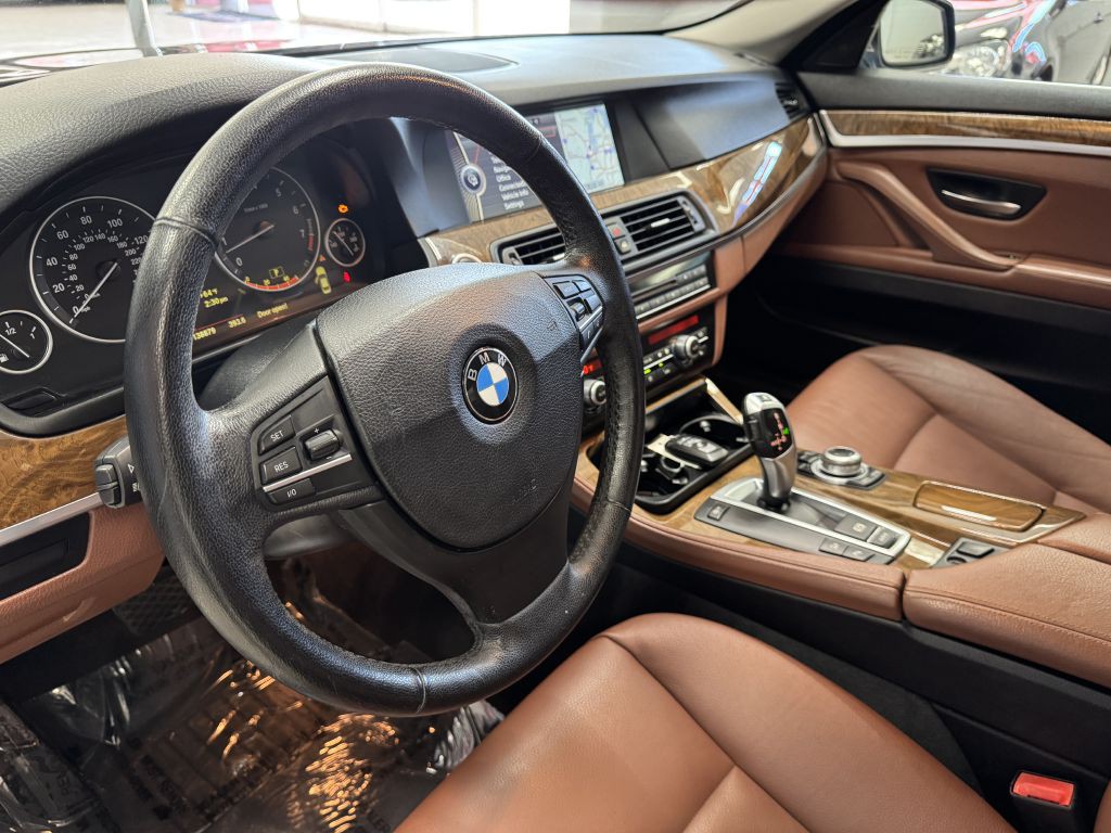 2011 BMW 5 Series Image 16