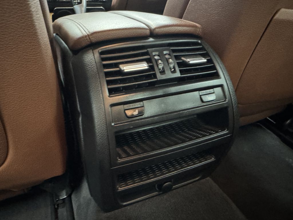 2011 BMW 5 Series Image 22