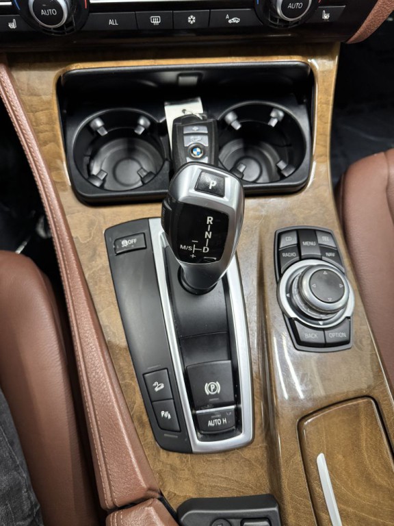 2011 BMW 5 Series Image 23