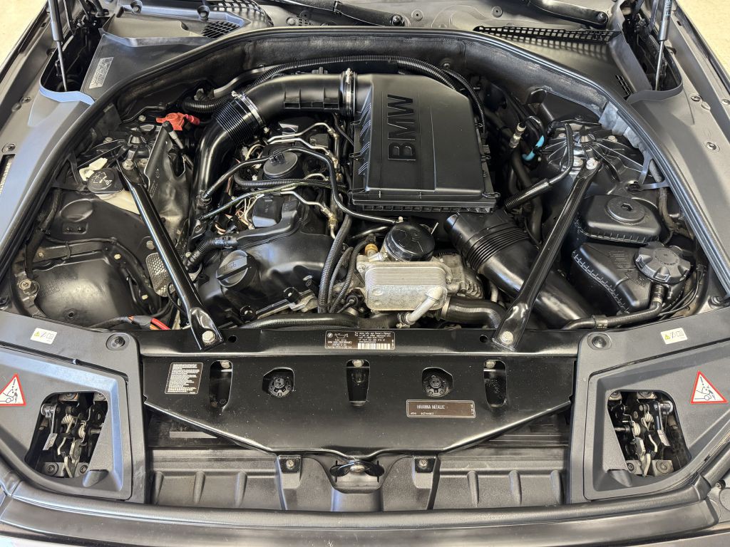 2011 BMW 5 Series Image 26