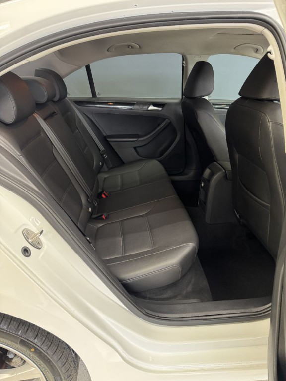 2017 Volkswagen Jetta Image 14