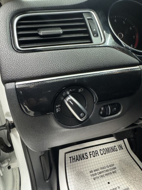 2017 Volkswagen Jetta Image 24