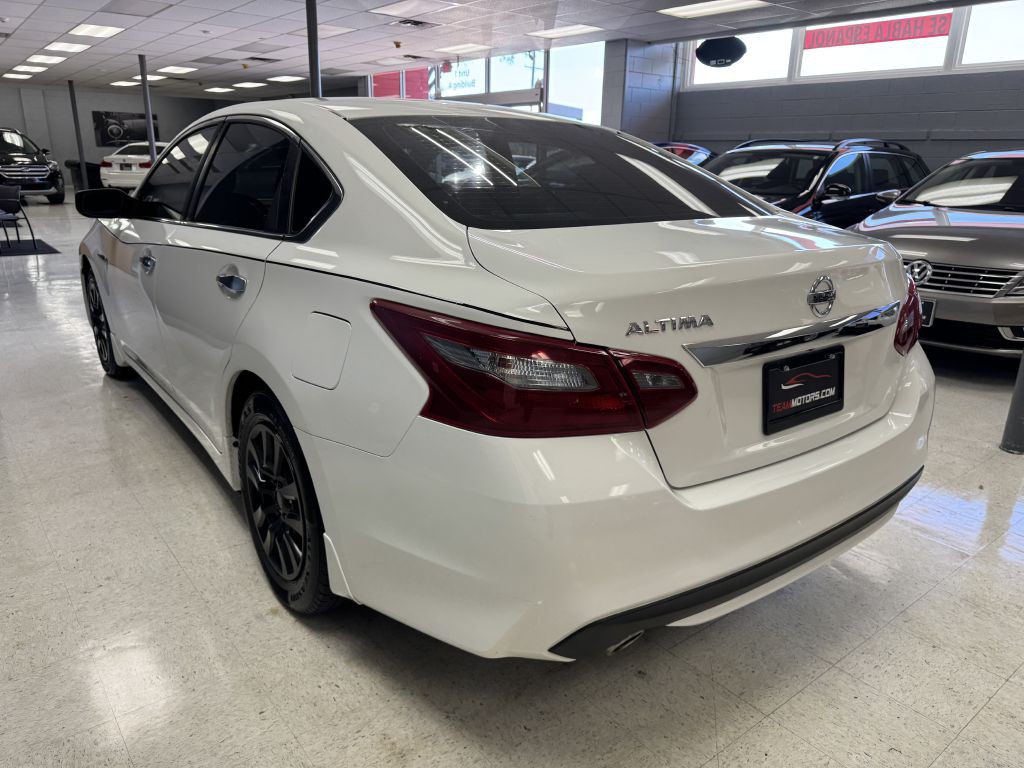 2018 Nissan Altima Image 9
