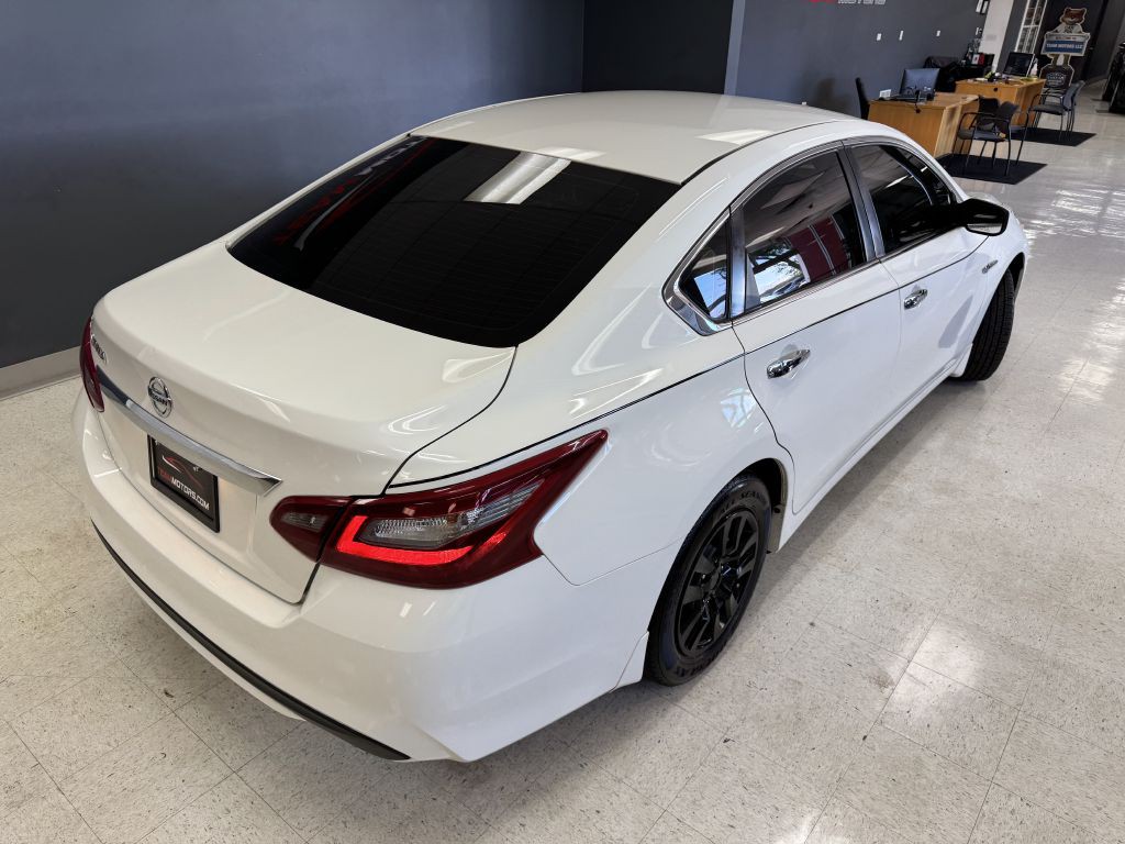 2018 Nissan Altima Image 10
