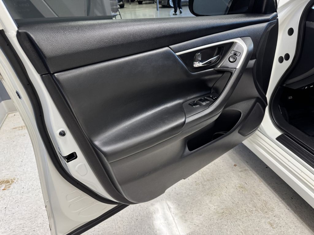 2018 Nissan Altima Image 13
