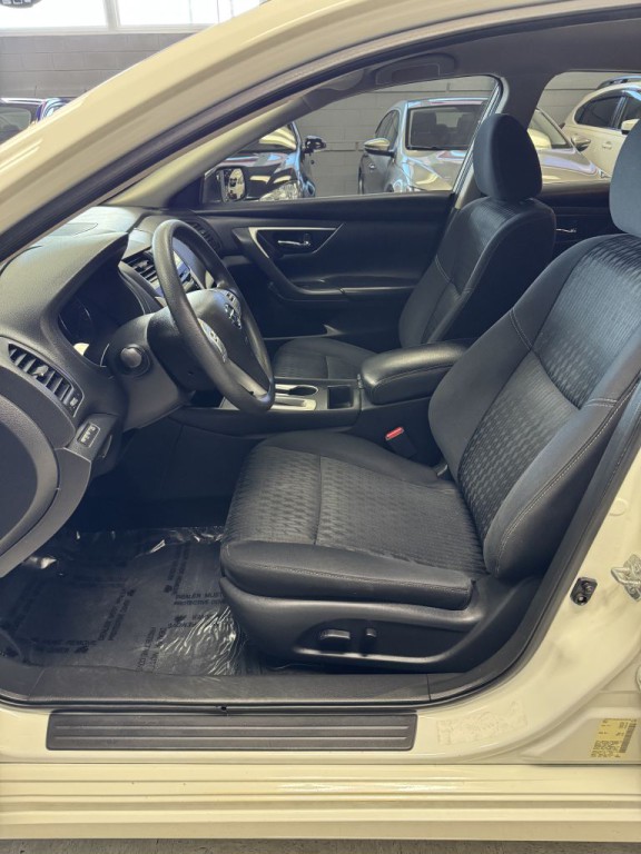 2018 Nissan Altima Image 16